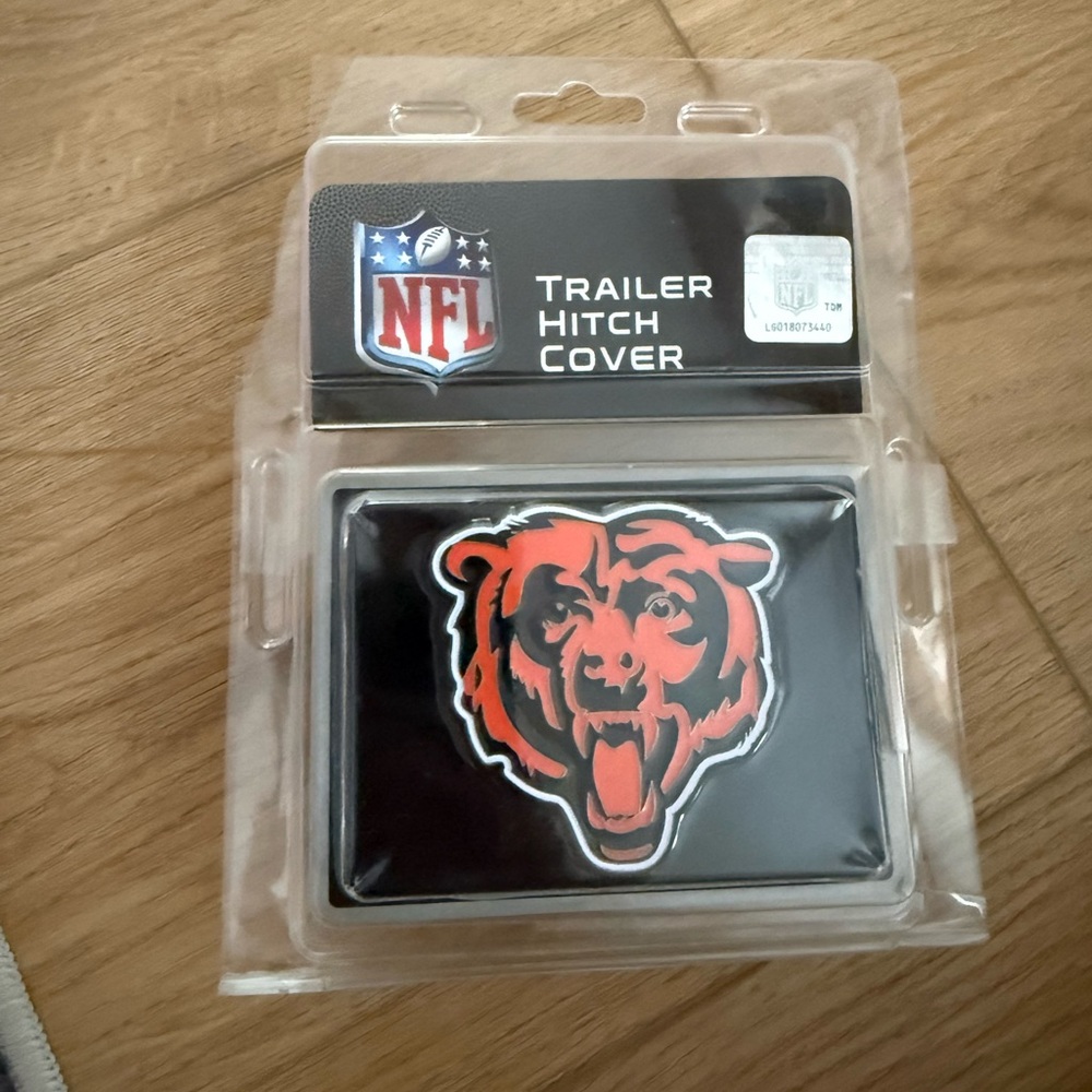 Siskiyou Chicago Bears Hitch Cover Class II Class III Metal Plugs new open box